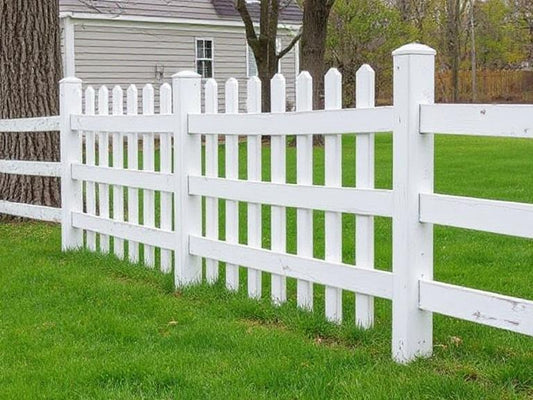 10 Very Cheap Garden Fence Ideas 2025